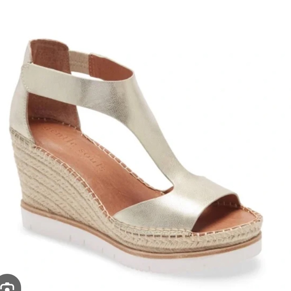 Gentle Soul By Kenneth Cole Rachel T Strap Metallic Gold Platform Wedge Sandal
